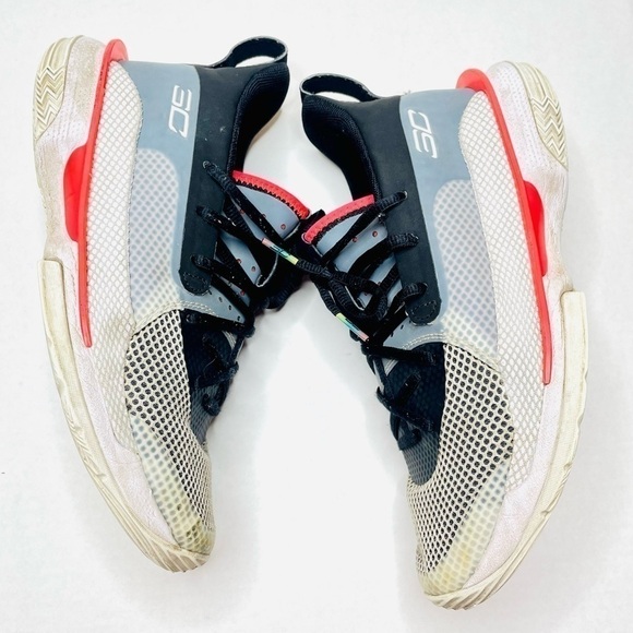 Under Armour Steph Curry HOVR Basketball Shoes - Picture 8 of 15